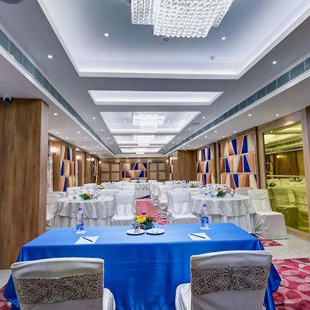 Cozzet Victoria Hotel Бхубанешвар Екстериор снимка