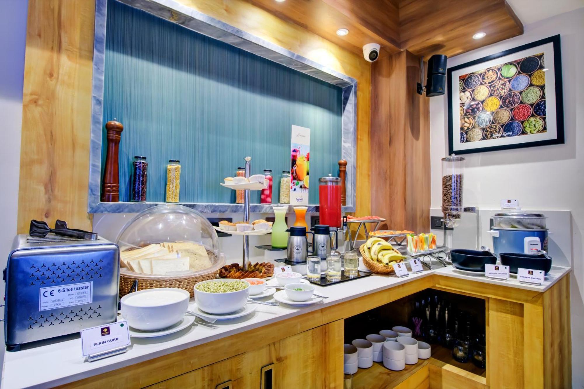 Cozzet Victoria Hotel Бхубанешвар Екстериор снимка